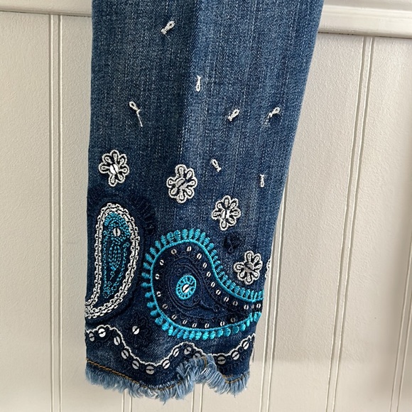 Brand- .laugiseD  size 28  💎 jeweled front button embellished pockets/ & bottom - Picture 9 of 13